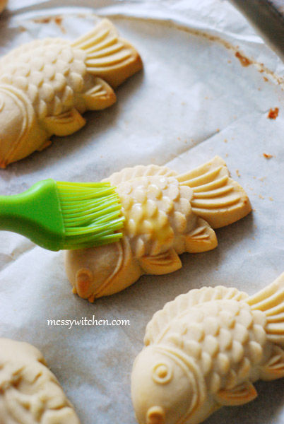 Brush Mooncake Biscuits With Egg Wash